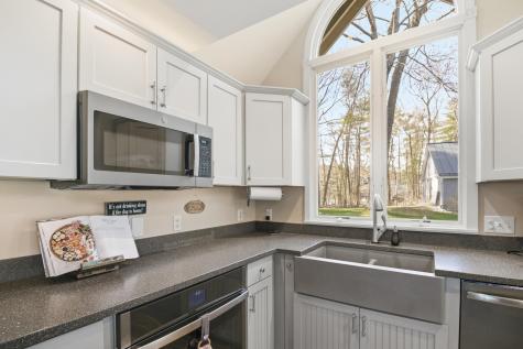 60 Cardinal Lane Poland ME 04274