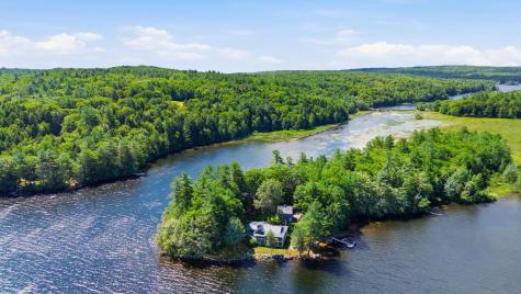 60 Cardinal Lane Poland ME 04274