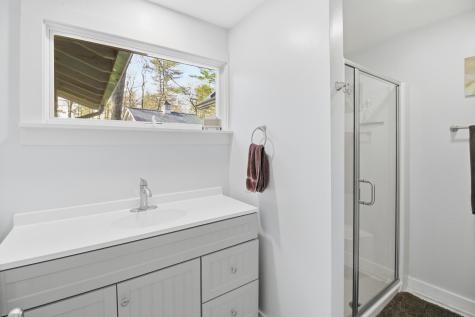 60 Cardinal Lane Poland ME 04274