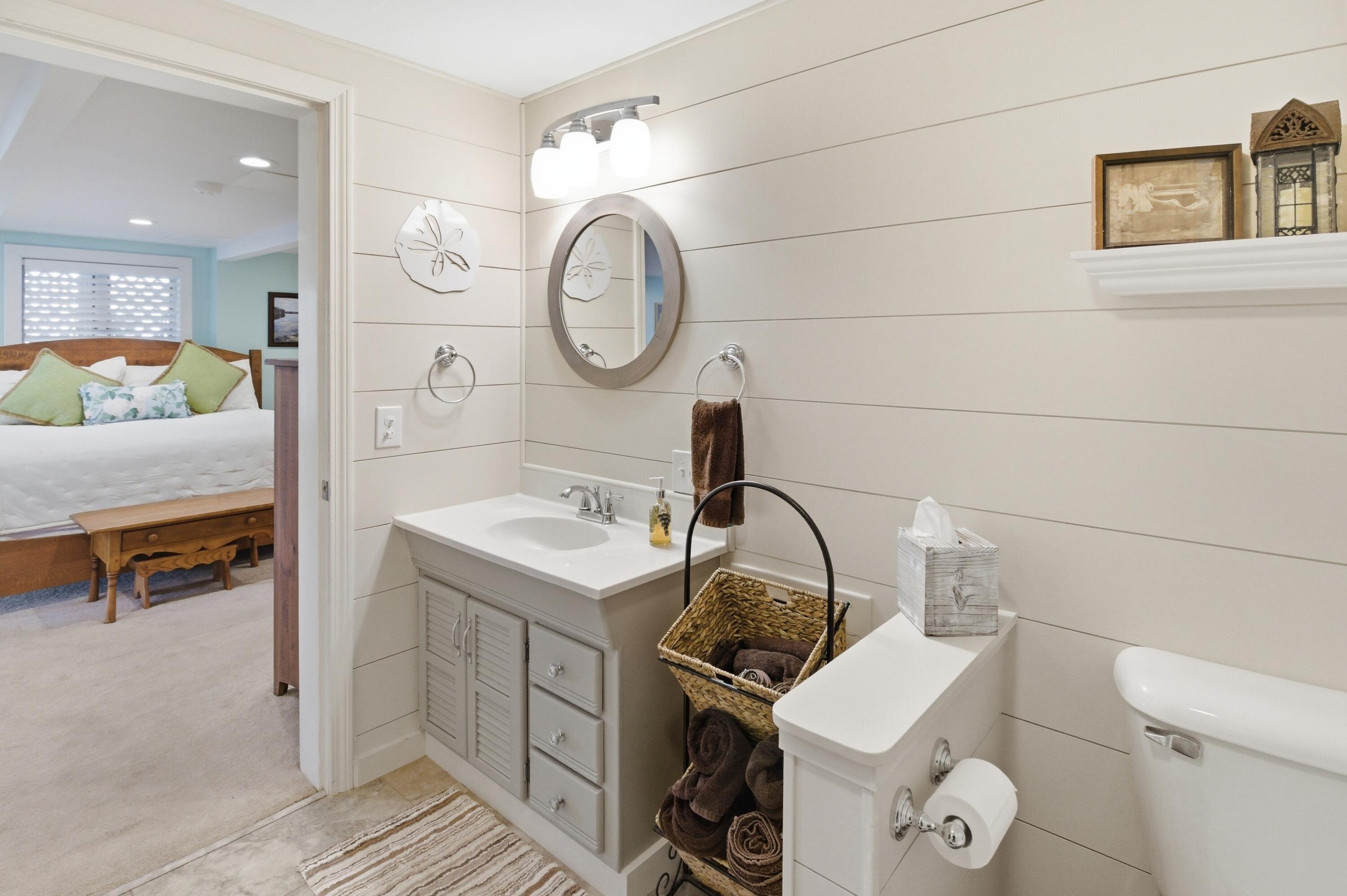 60 Cardinal Lane Poland ME 04274