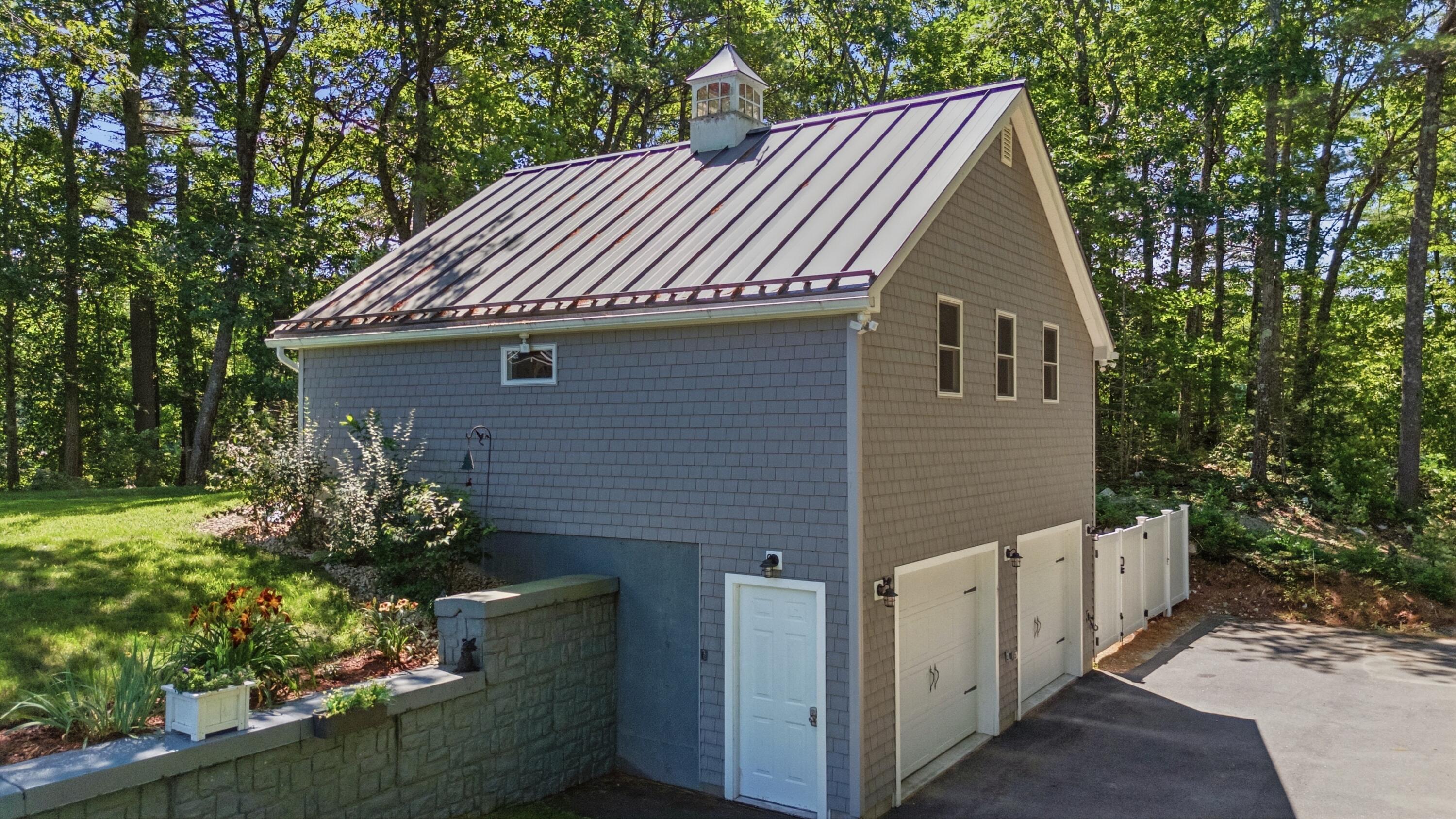 60 Cardinal Lane Poland ME 04274