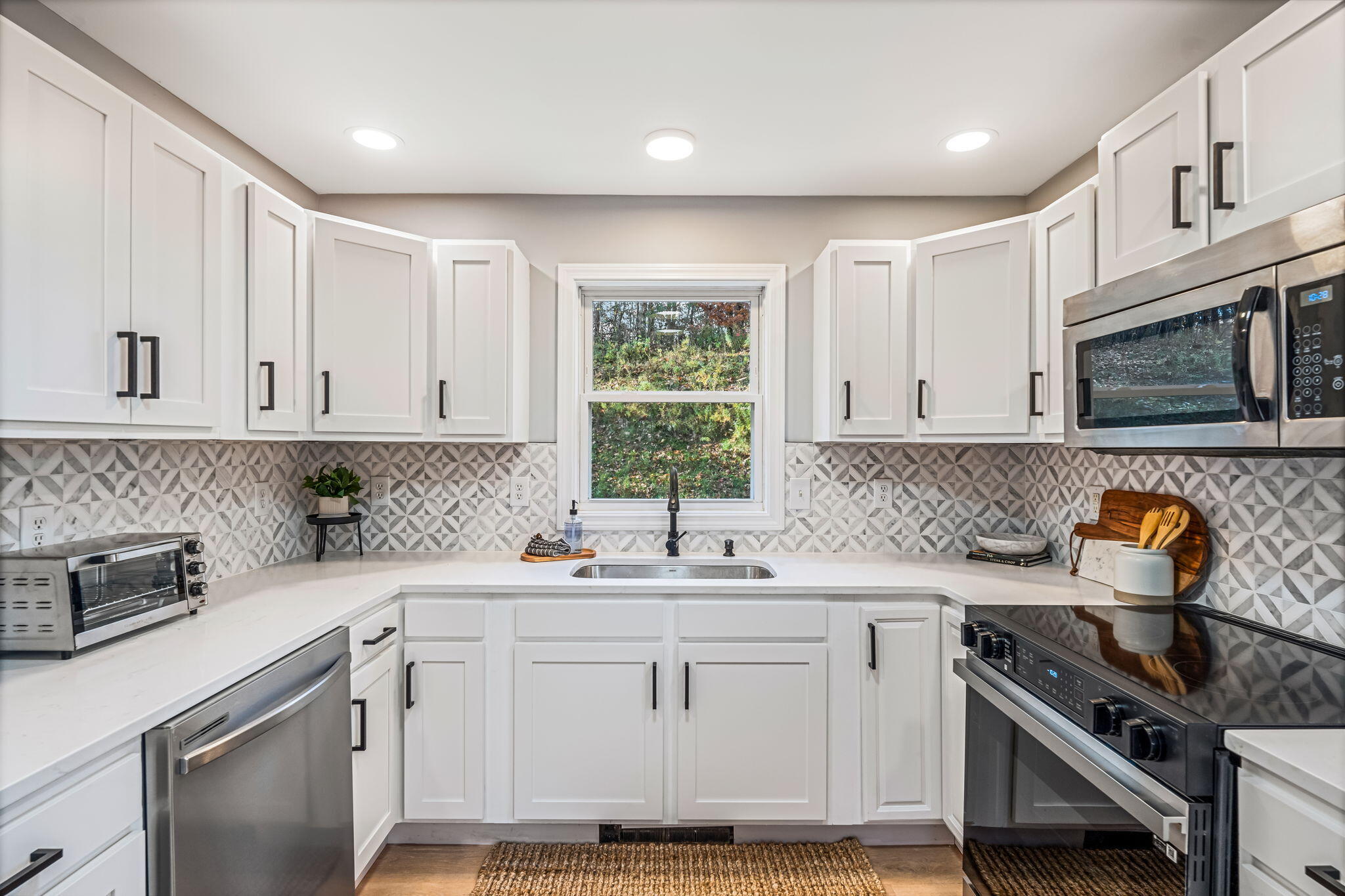 2043 Riverside Drive Auburn ME 04210