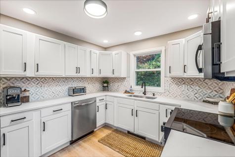 2043 Riverside Drive Auburn ME 04210