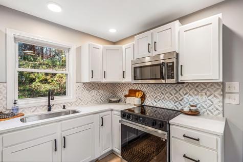 2043 Riverside Drive Auburn ME 04210