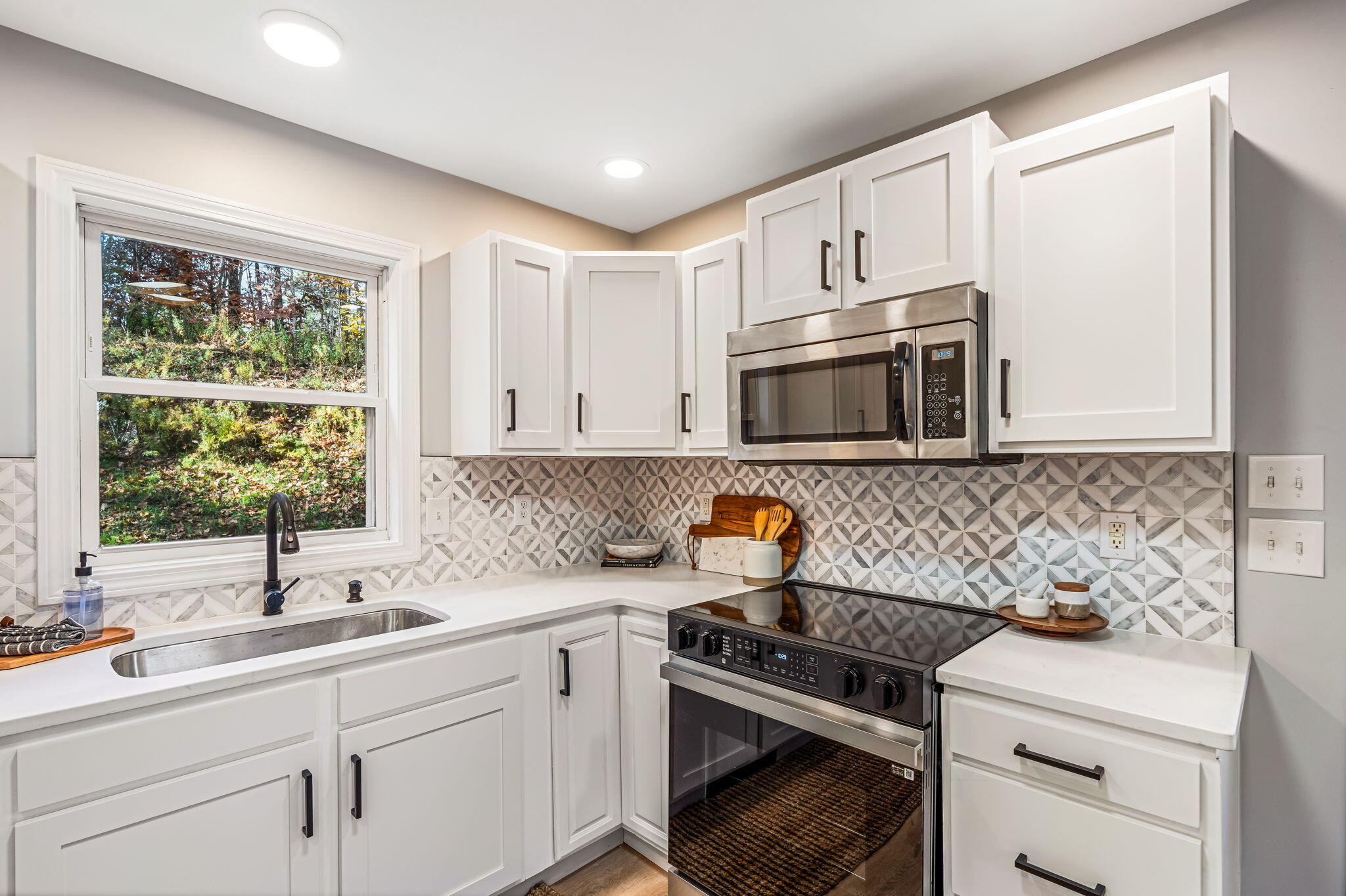 2043 Riverside Drive Auburn ME 04210