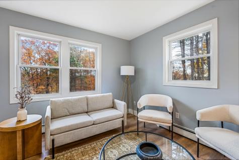 2043 Riverside Drive Auburn ME 04210