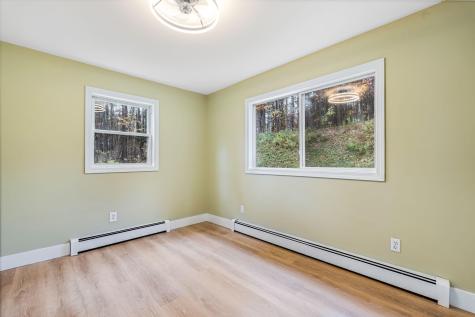 2043 Riverside Drive Auburn ME 04210