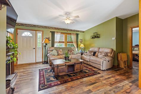 987 Gardiner Road Dresden ME 04342