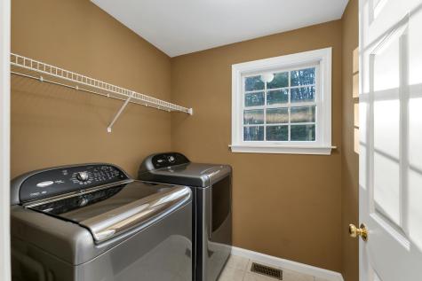 34 Stowecroft Drive Hampton NH 03842