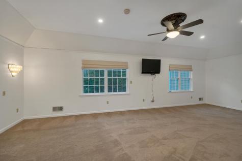 34 Stowecroft Drive Hampton NH 03842