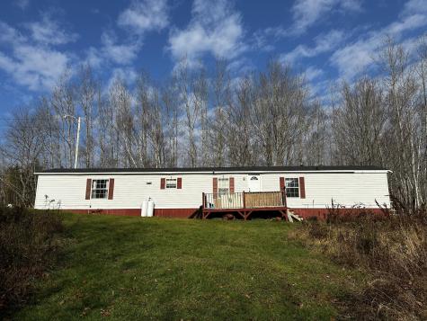 1143 North Street Harrington ME 04643