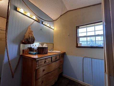 1143 North Street Harrington ME 04643