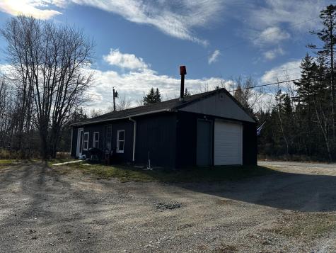 1143 North Street Harrington ME 04643