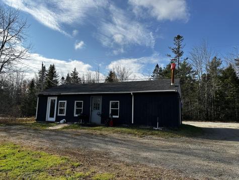 1143 North Street Harrington ME 04643