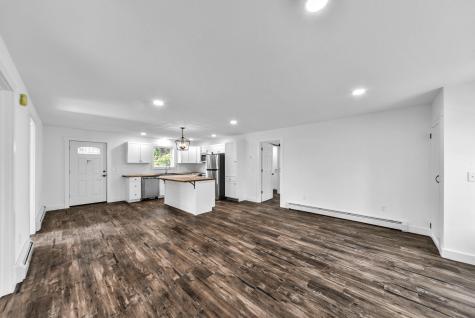 118 Bowman Street Farmingdale ME 04344
