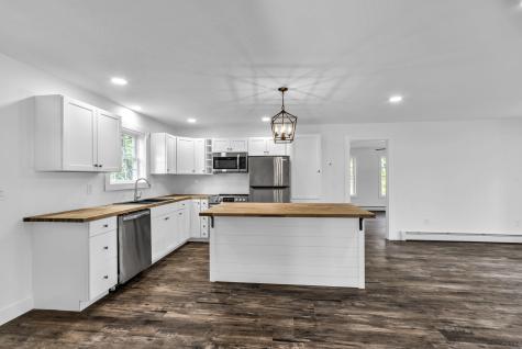 118 Bowman Street Farmingdale ME 04344