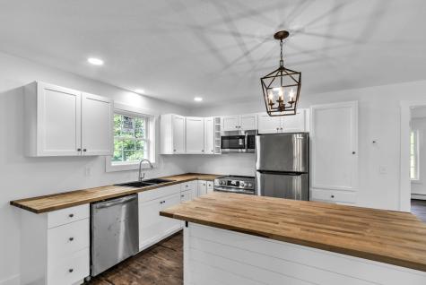 118 Bowman Street Farmingdale ME 04344