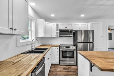 118 Bowman Street Farmingdale ME 04344