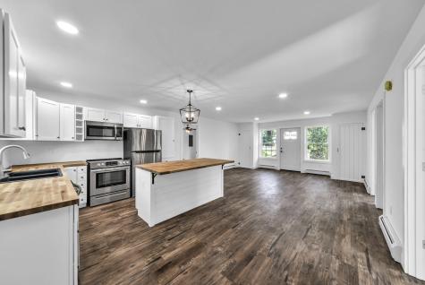 118 Bowman Street Farmingdale ME 04344