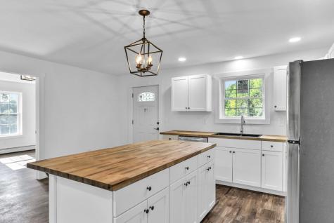 118 Bowman Street Farmingdale ME 04344