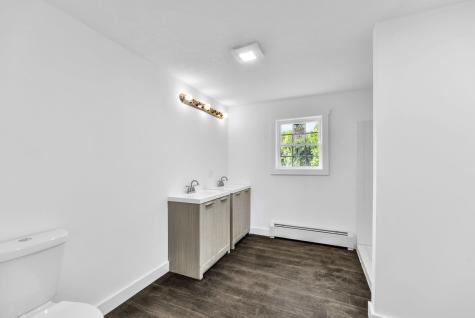 118 Bowman Street Farmingdale ME 04344