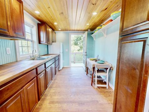 62 W Main Street Vinalhaven ME 04863