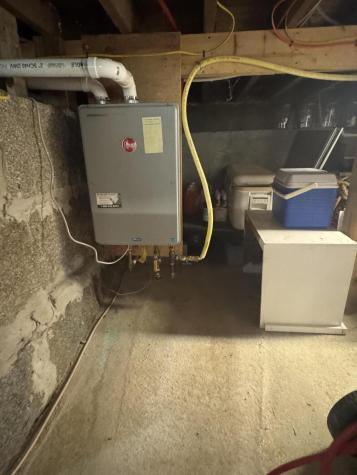 62 W Main Street Vinalhaven ME 04863