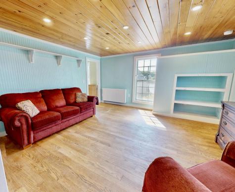 62 W Main Street Vinalhaven ME 04863