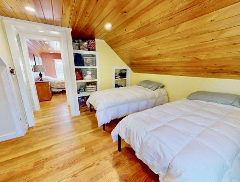 62 W Main Street Vinalhaven ME 04863