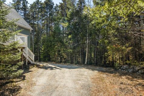 527 Cape Newagen Road Southport ME 04576