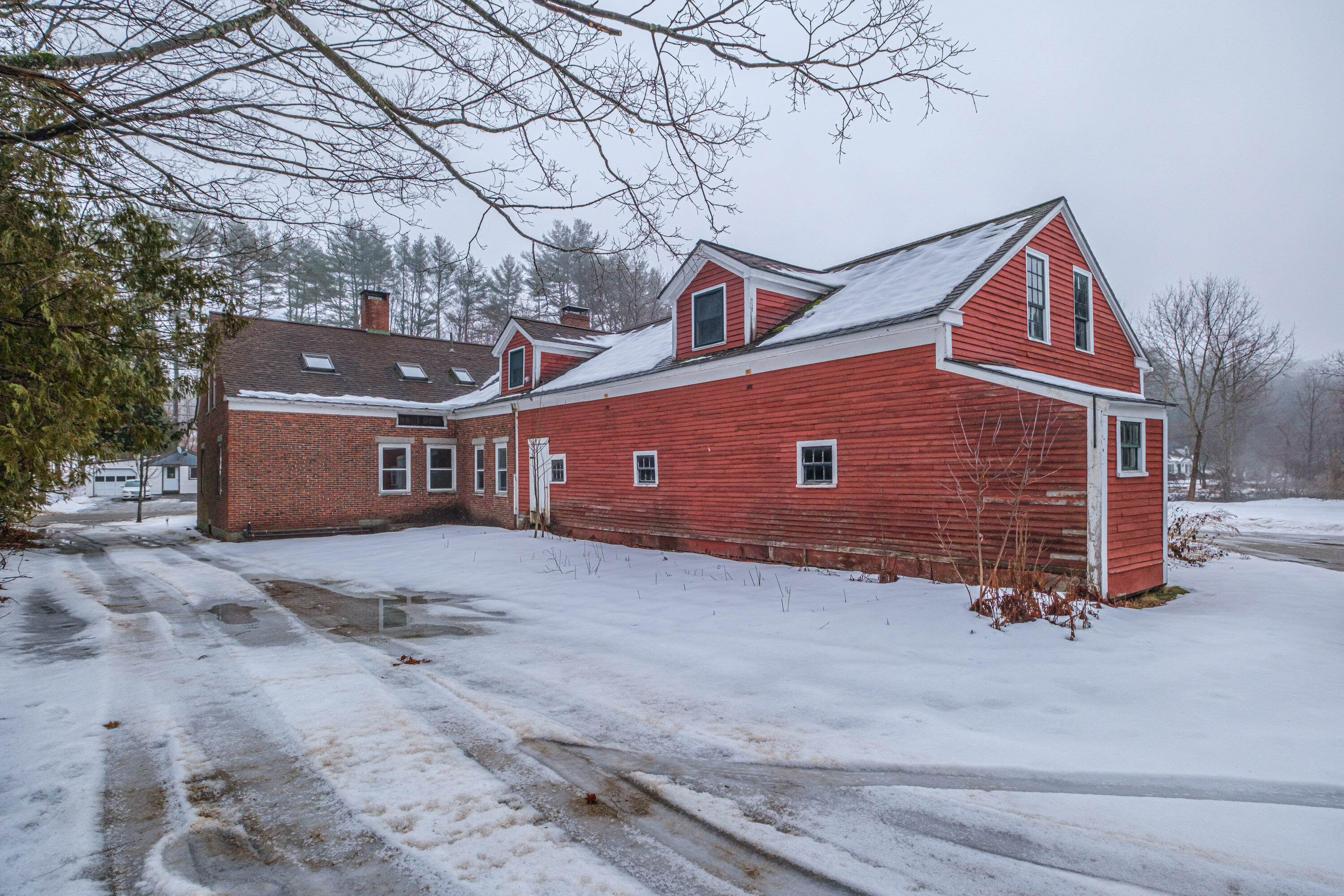 51 Oxford Street Paris ME 04281