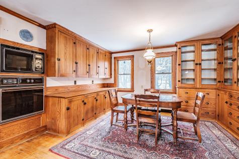 51 Oxford Street Paris ME 04281