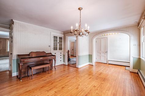 51 Oxford Street Paris ME 04281