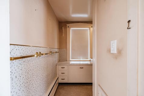 51 Oxford Street Paris ME 04281