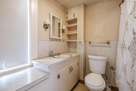 51 Oxford Street Paris ME 04281