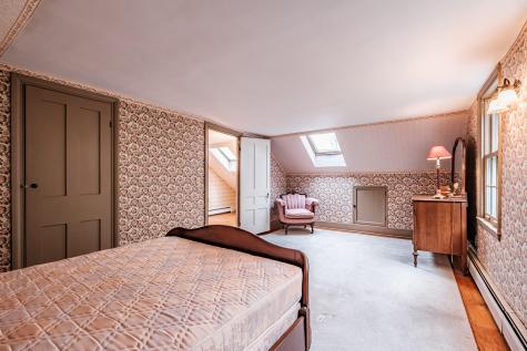 51 Oxford Street Paris ME 04281