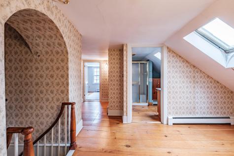 51 Oxford Street Paris ME 04281