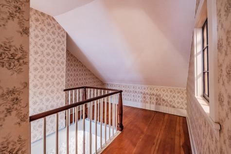 51 Oxford Street Paris ME 04281