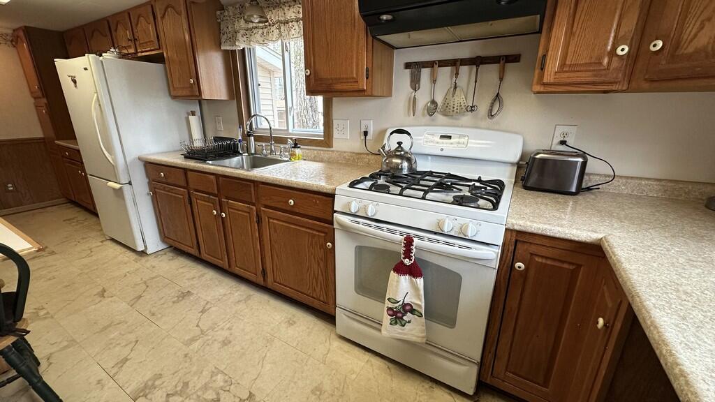 15 Black Bear Lane T1 R9 Wels ME 04462
