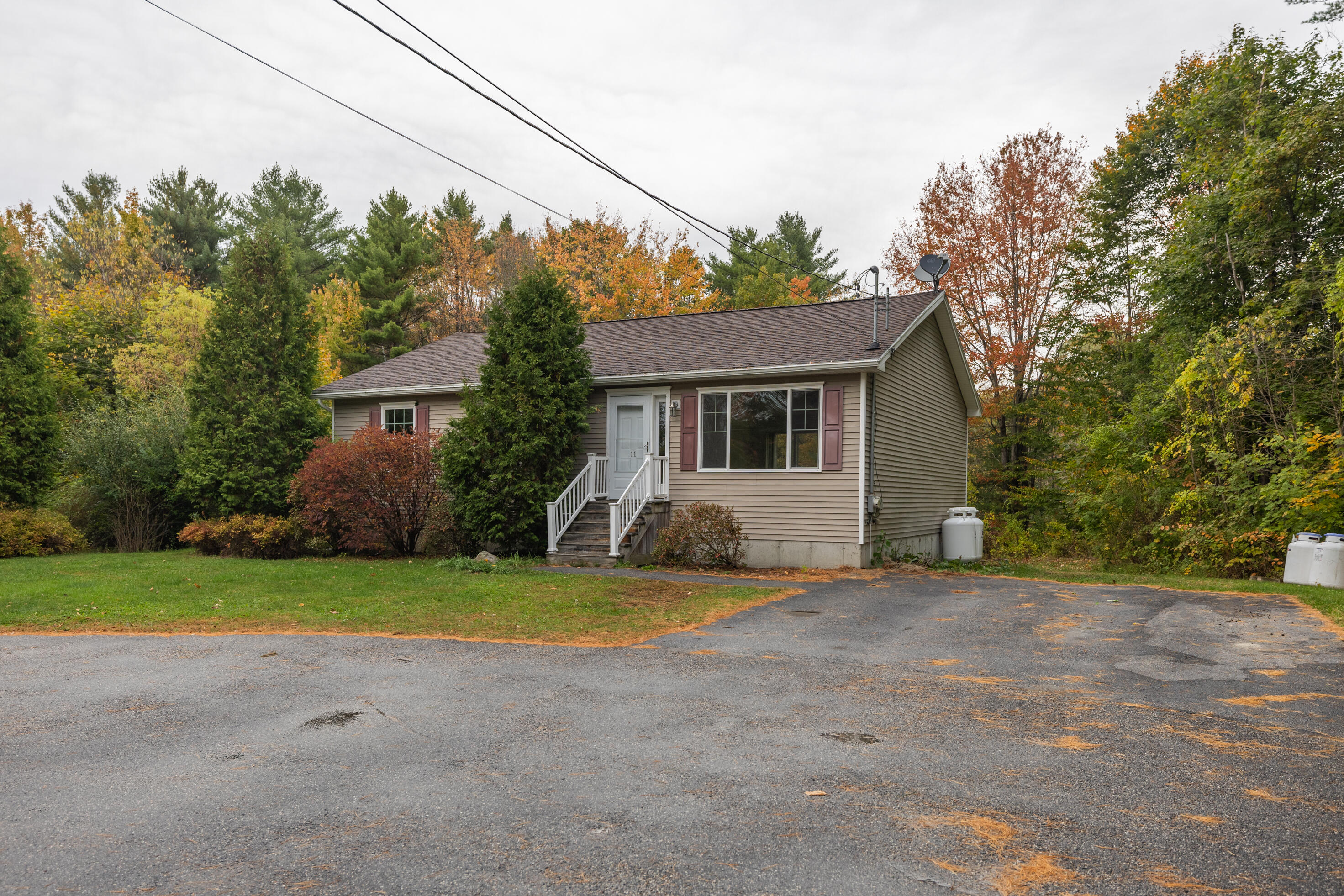 11 Alec Street Lewiston ME 04240