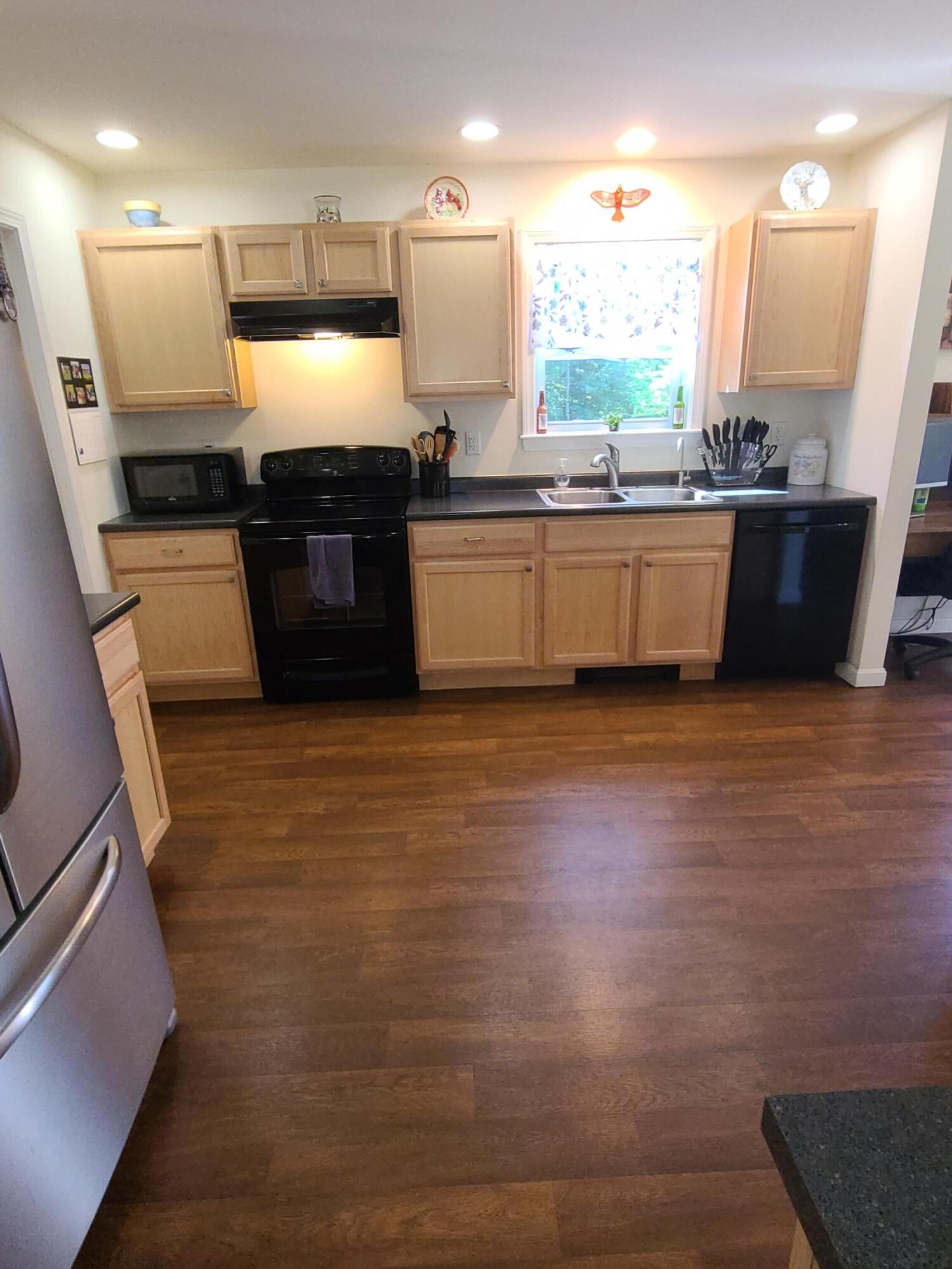21 Monarch Lane Leeds ME 04263