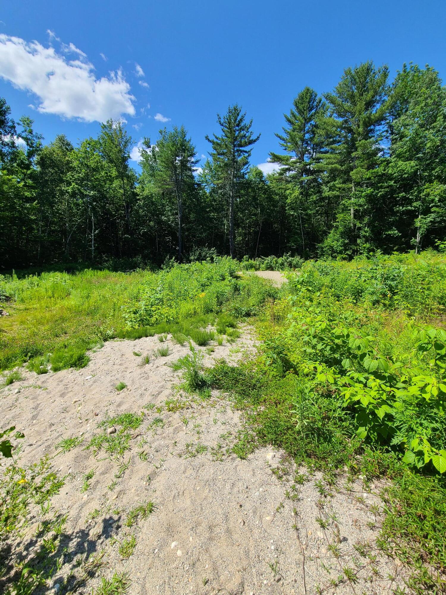 21 Monarch Lane Leeds ME 04263