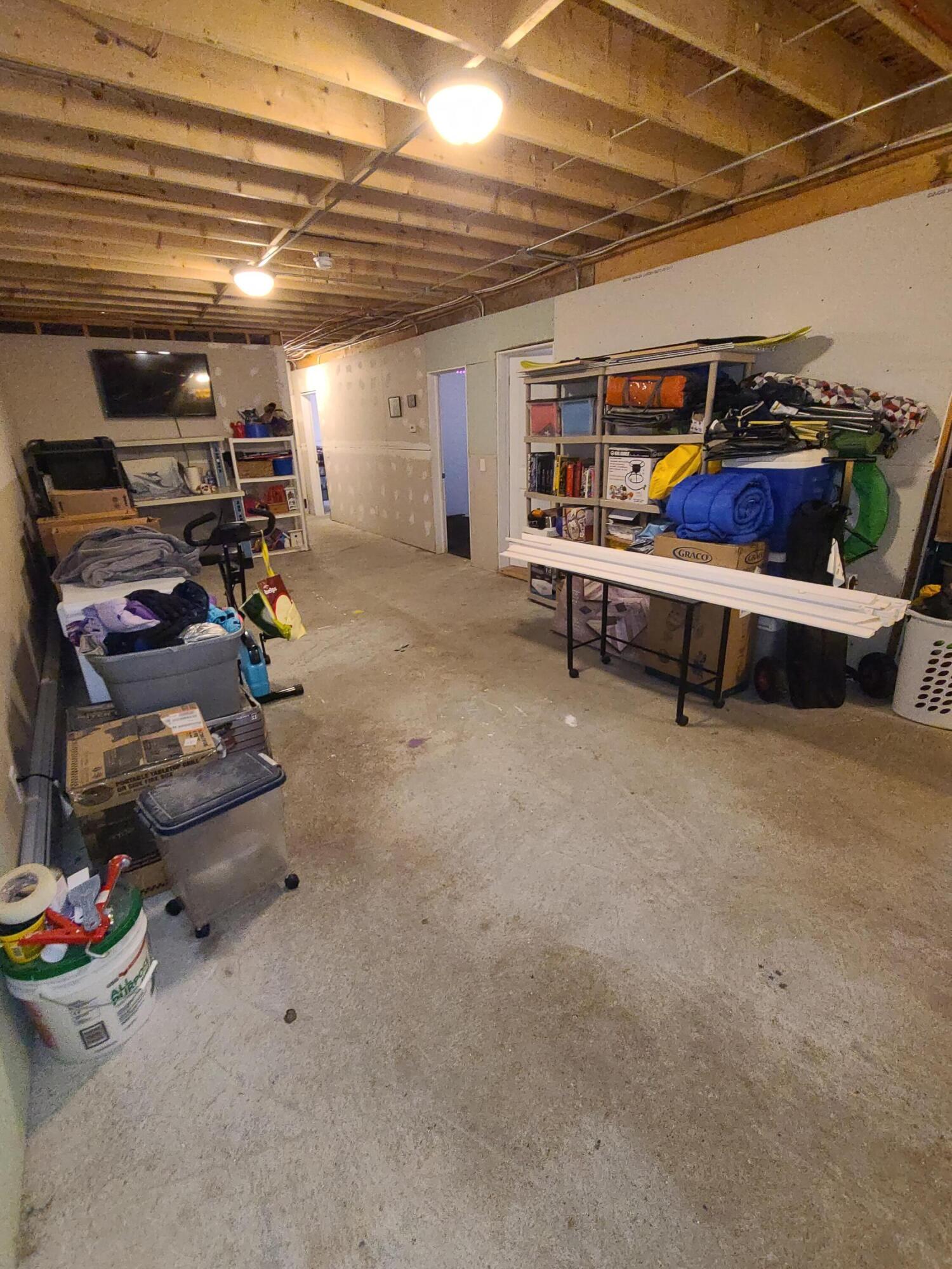 21 Monarch Lane Leeds ME 04263