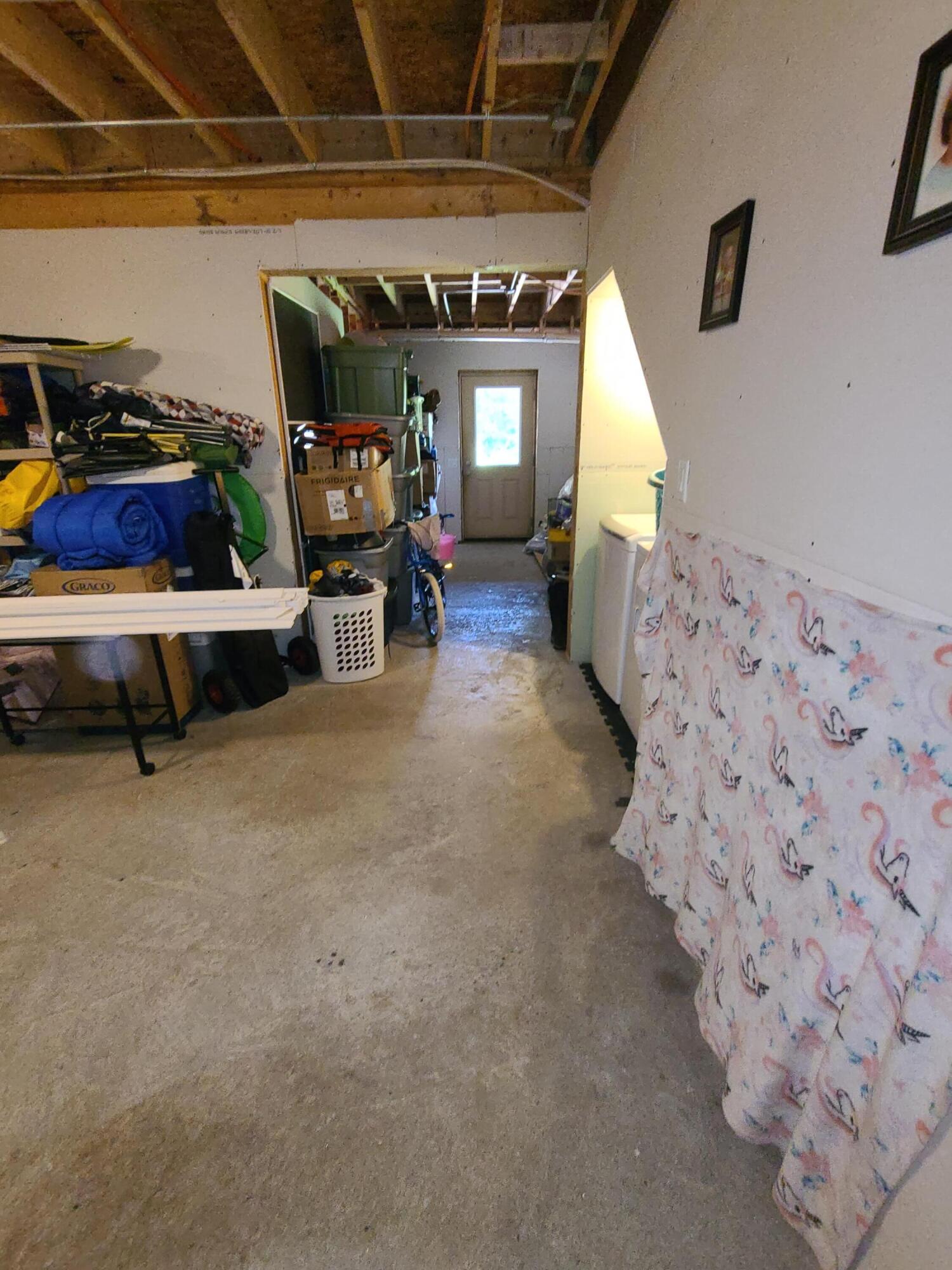 21 Monarch Lane Leeds ME 04263