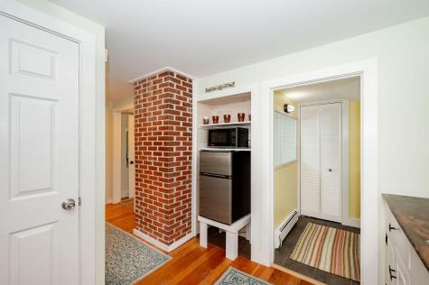 281 York Street York ME 03909