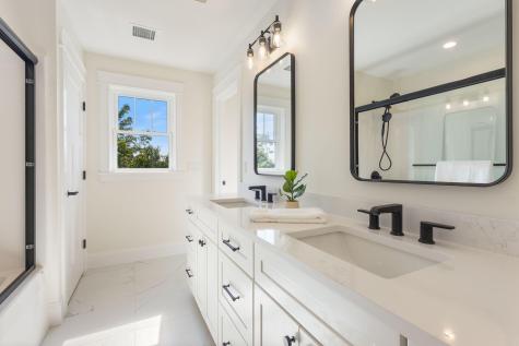 1010 Sawyer Road Cape Elizabeth ME 04107