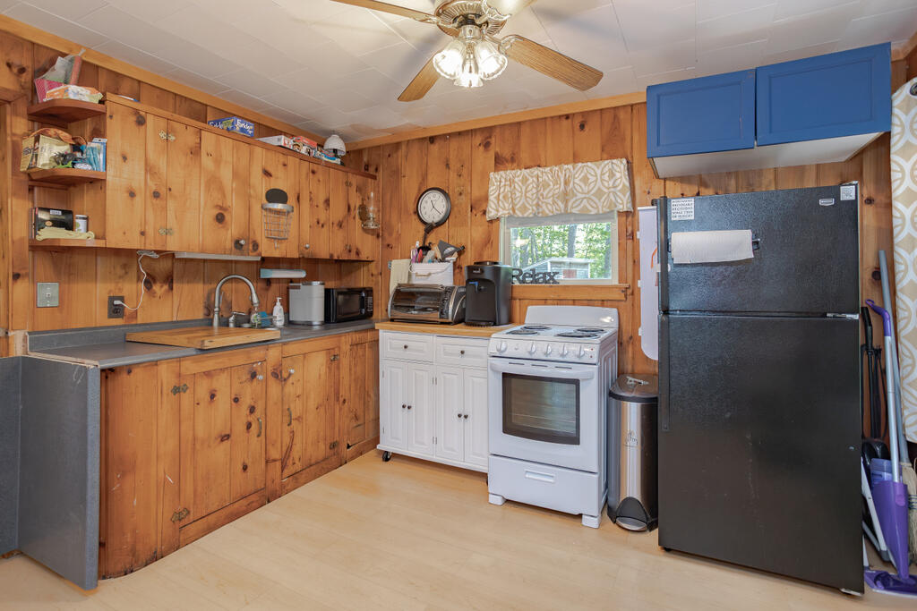 36 Blacks Lane Chesterville ME 04938