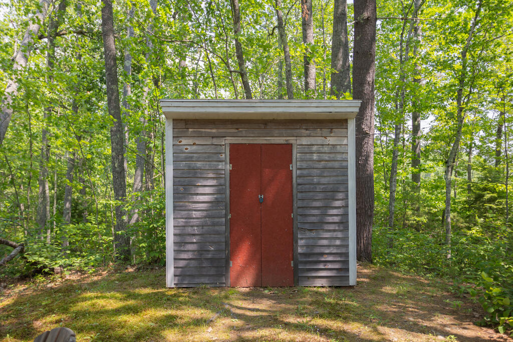 36 Blacks Lane Chesterville ME 04938