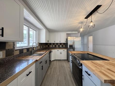 192 Fairview Avenue Auburn ME 04210