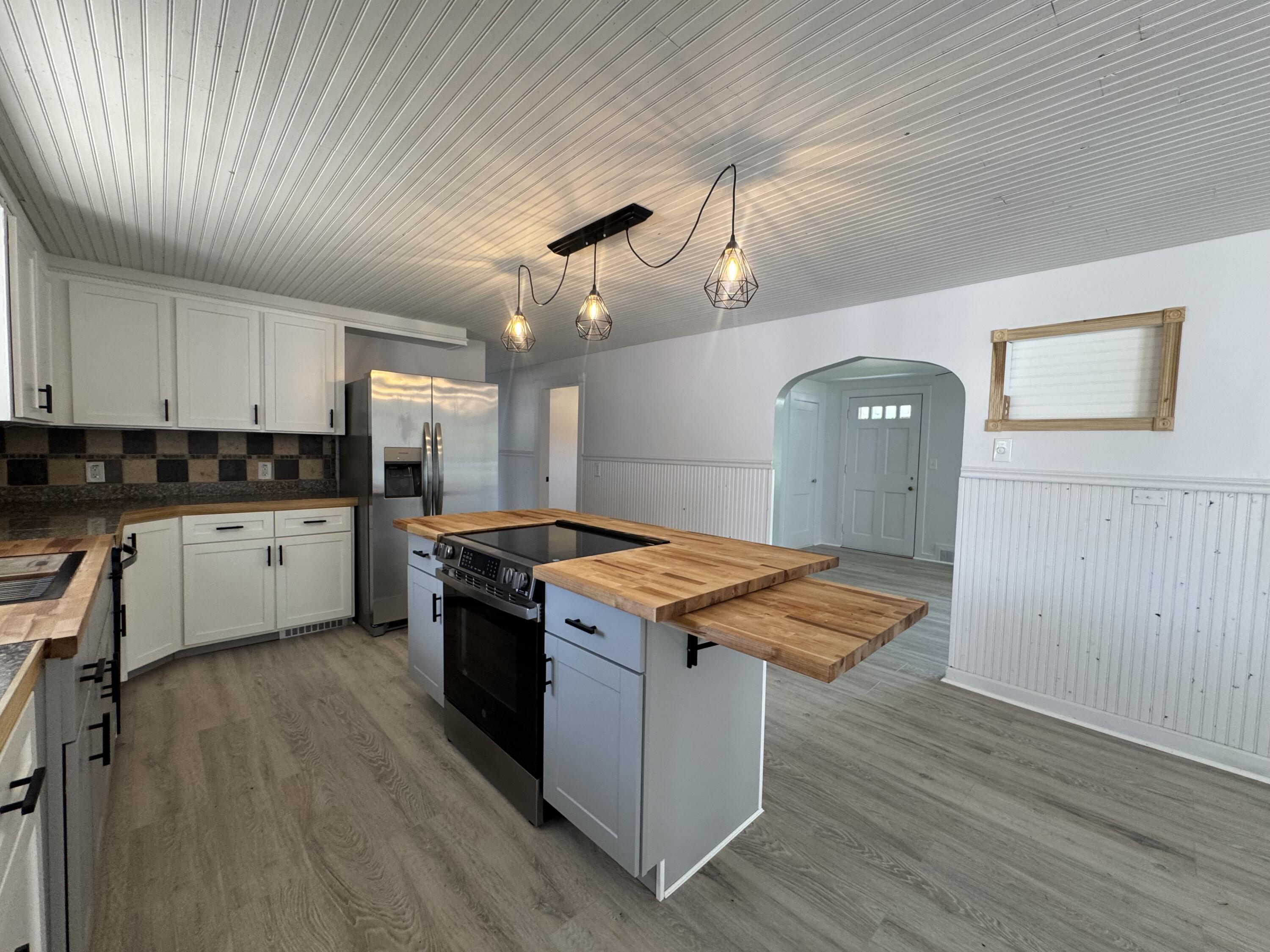 192 Fairview Avenue Auburn ME 04210